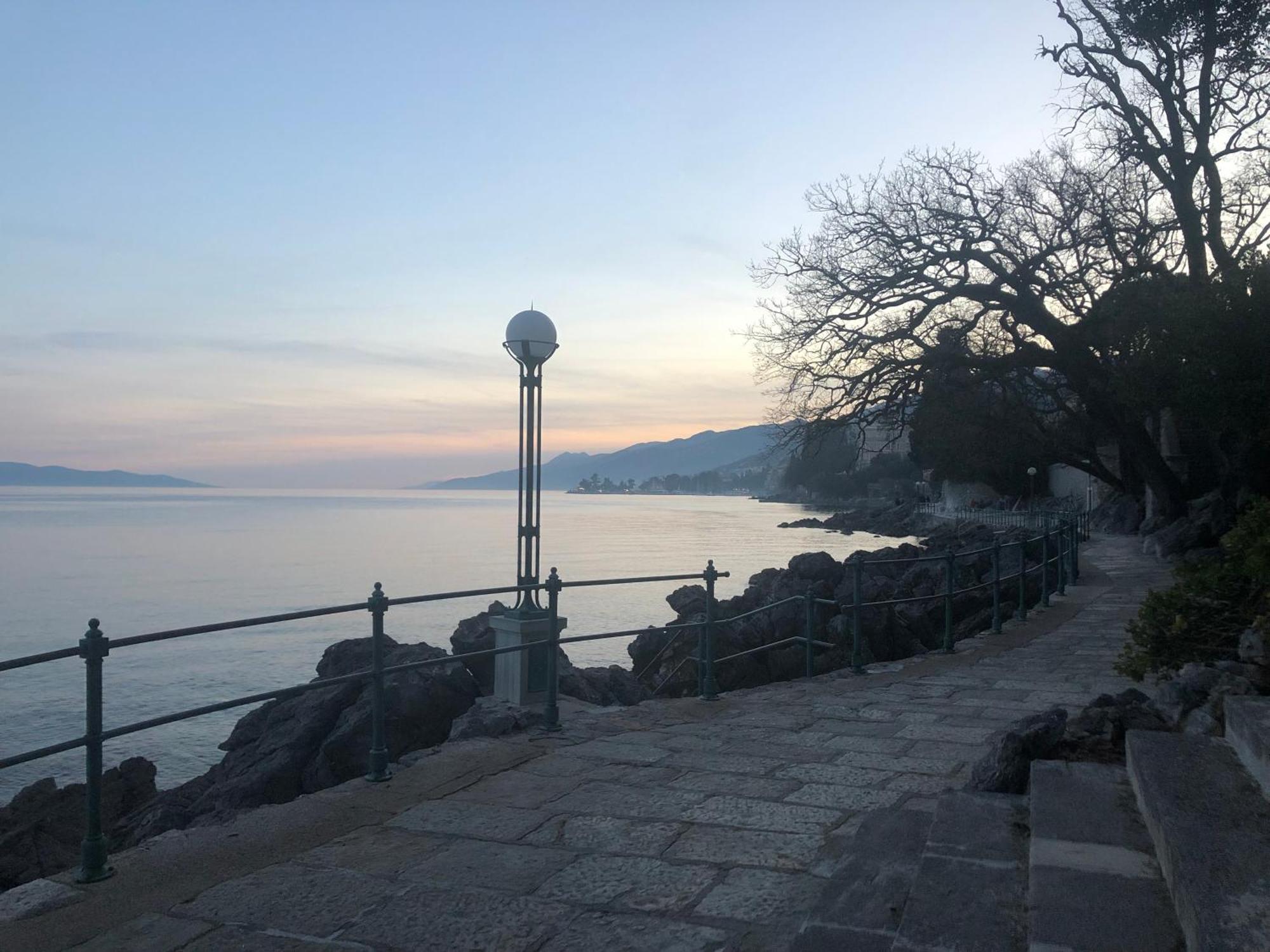 Artspace Location-Opatija-3 Bedroom House With Rooftop Garden By Beach 외부 사진